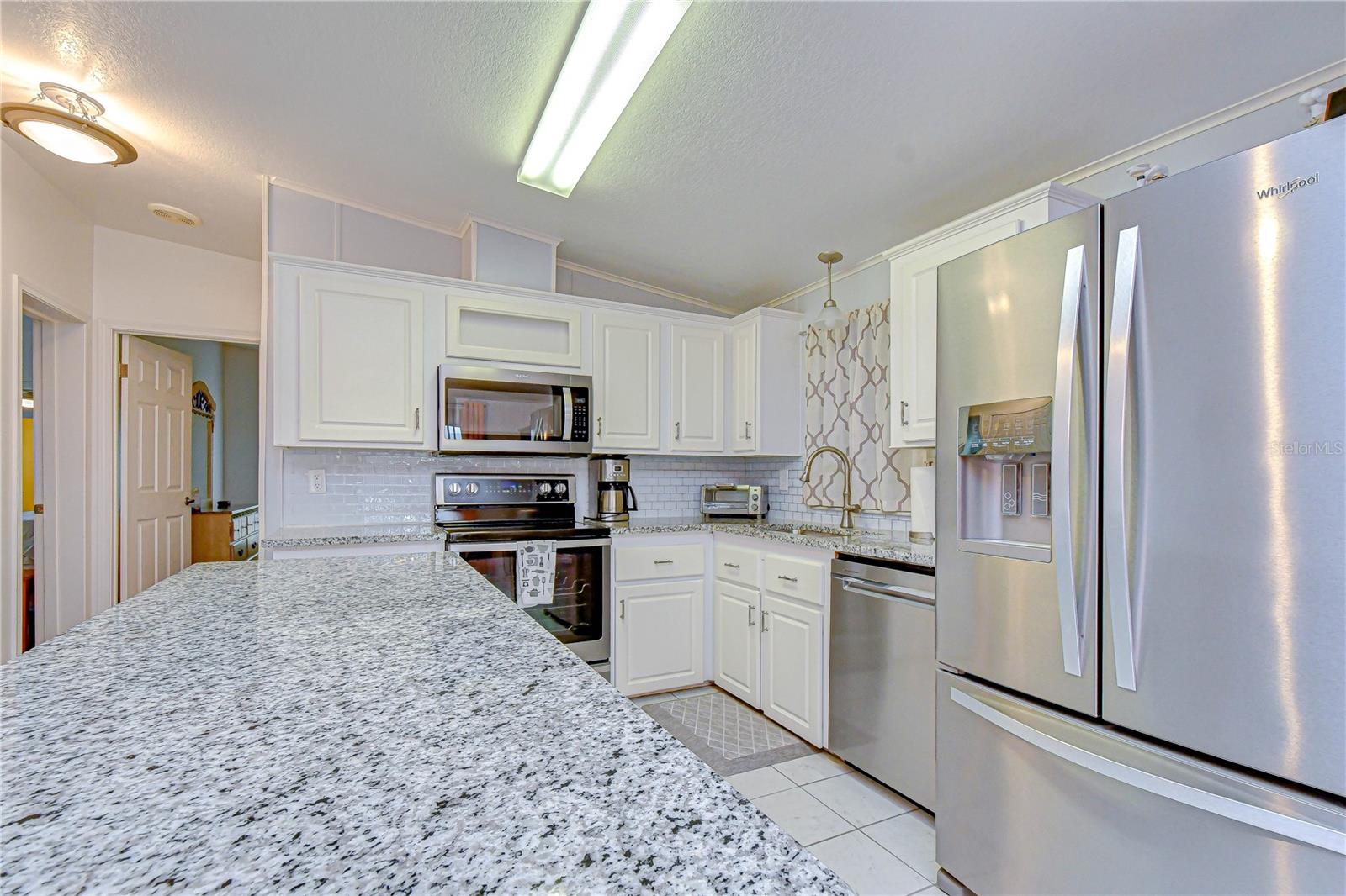 37232 NEUKOM AVE, ZEPHYRHILLS, FL — photo 15