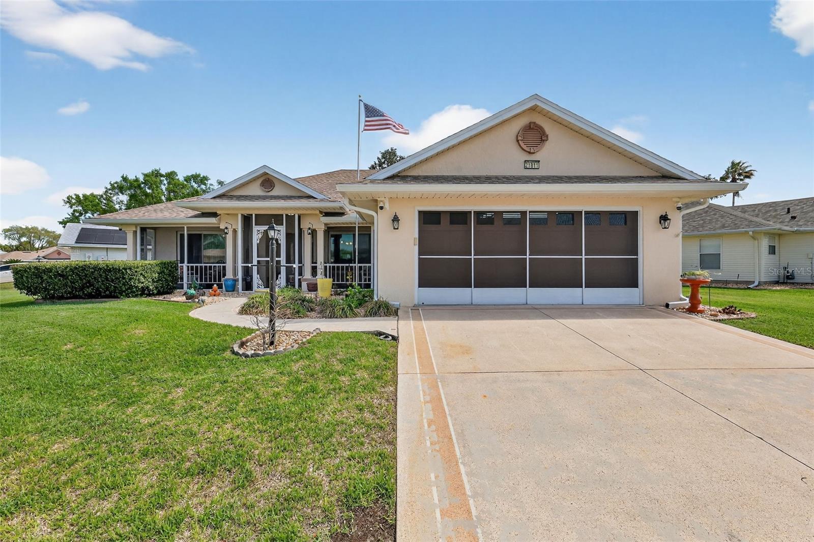 21811 KING HENRY AVE, LEESBURG, FL