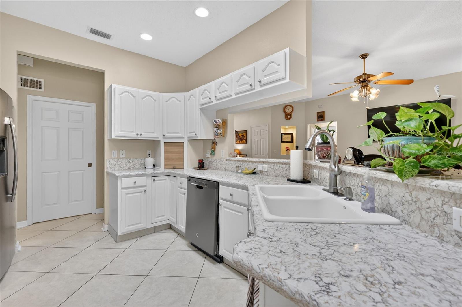 21811 KING HENRY AVE, LEESBURG, FL — photo 49
