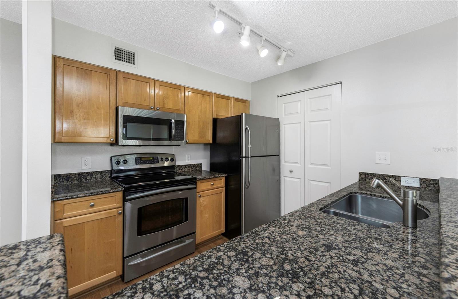 2400 FEATHER SOUND DR #412, CLEARWATER, FL — photo 10