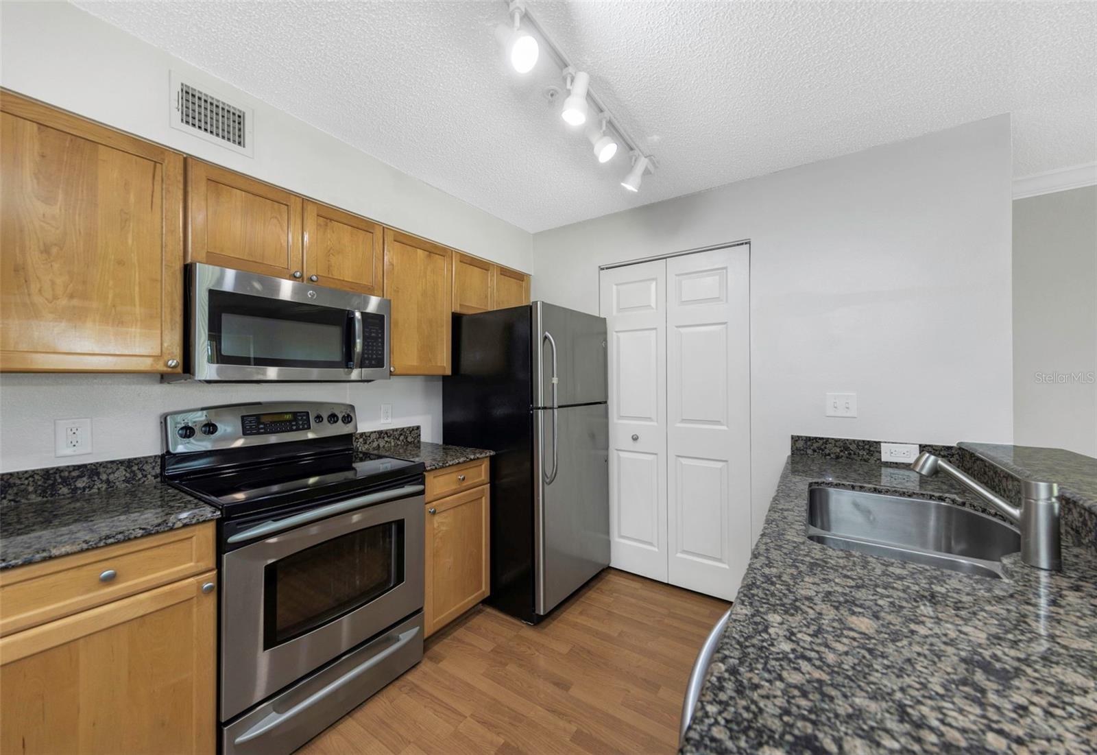 2400 FEATHER SOUND DR #412, CLEARWATER, FL — photo 13