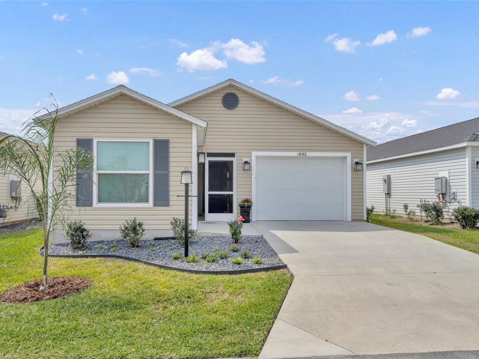 1640 OLIVIA TER, THE VILLAGES, FL — photo 1