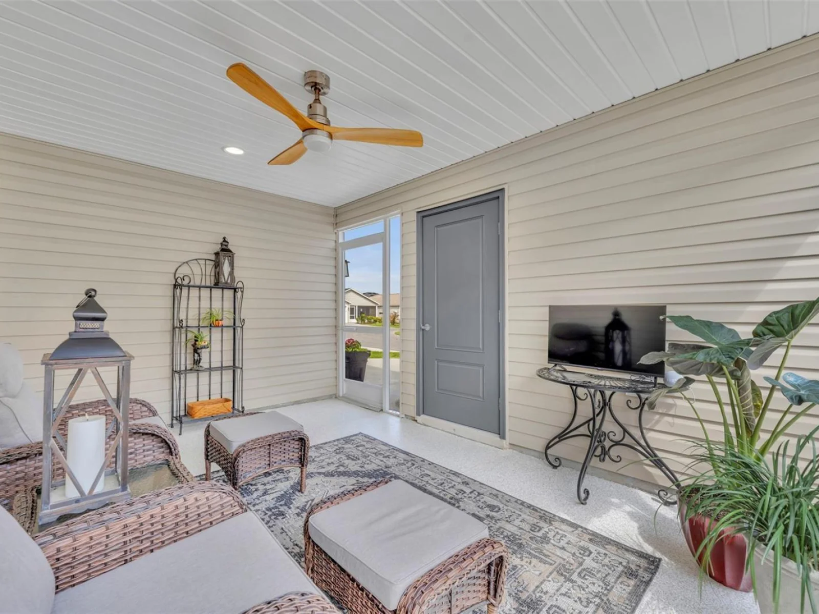 1640 OLIVIA TER, THE VILLAGES, FL — photo 8