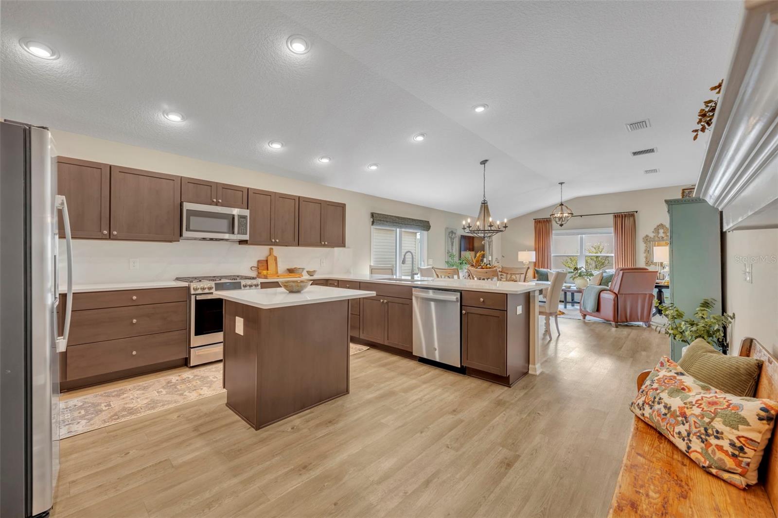 1640 OLIVIA TER, THE VILLAGES, FL — photo 24
