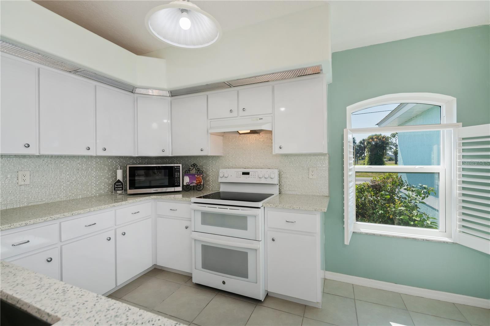 409 BOUNDARY BLVD, ROTONDA WEST, FL — photo 12