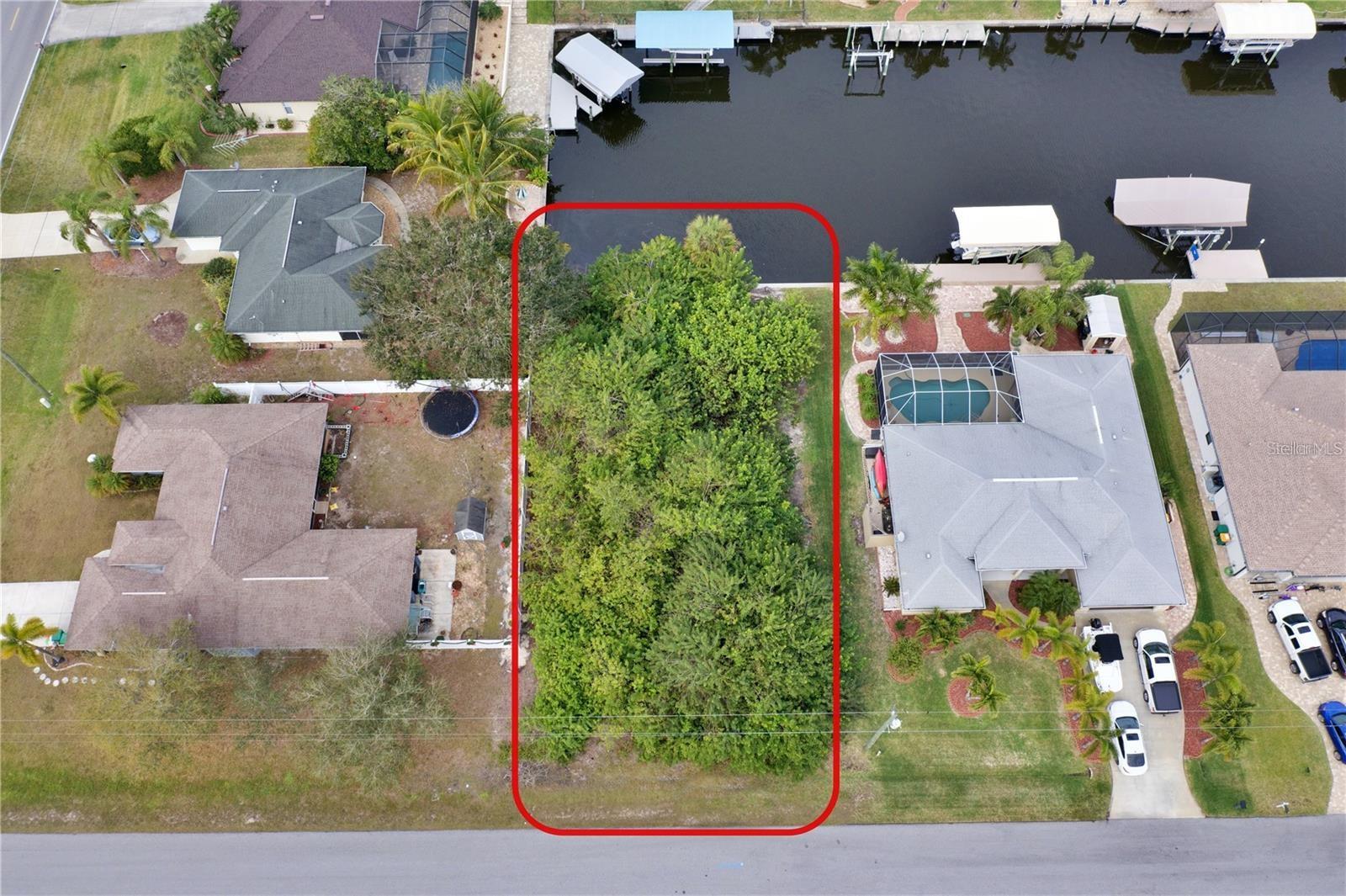 9180 SPRING CIR, PORT CHARLOTTE, FL