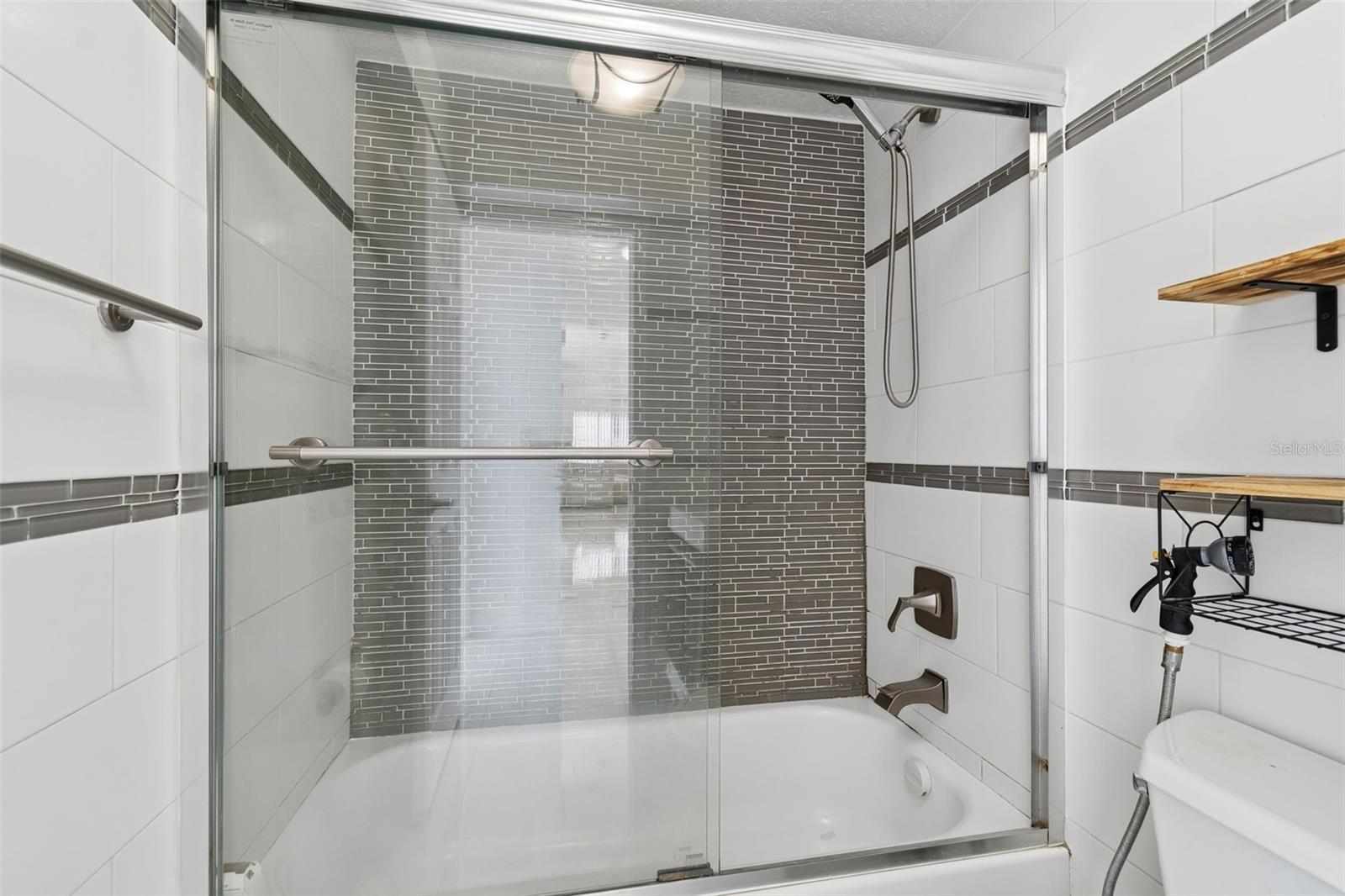 5803 TAMPA SHORES BLVD, TAMPA, FL — photo 26