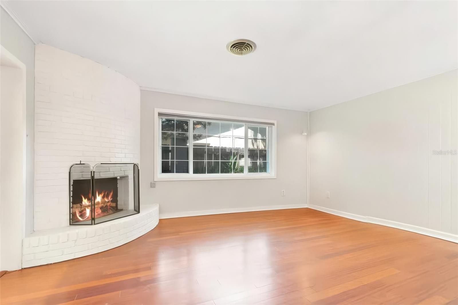 2102 W KYRA DR, TAMPA, FL — photo 15