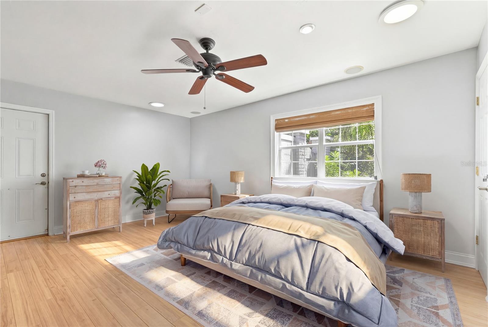 2102 W KYRA DR, TAMPA, FL — photo 18