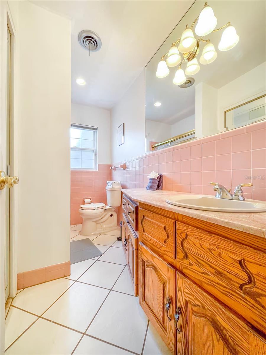 2102 W KYRA DR, TAMPA, FL — photo 31
