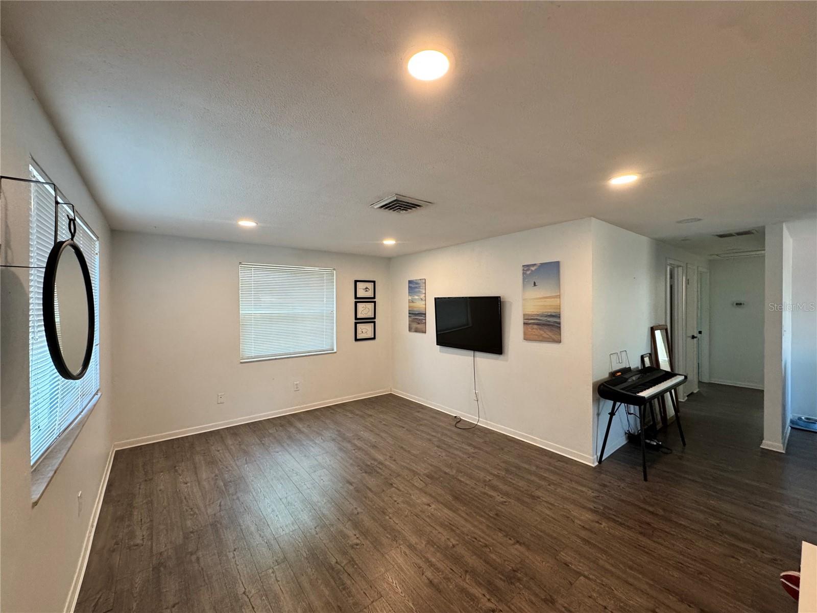 6550 3RD AVE S, ST PETERSBURG, FL — photo 4
