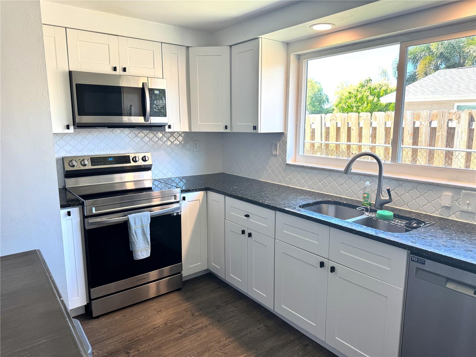 6550 3RD AVE S, ST PETERSBURG, FL — photo 8