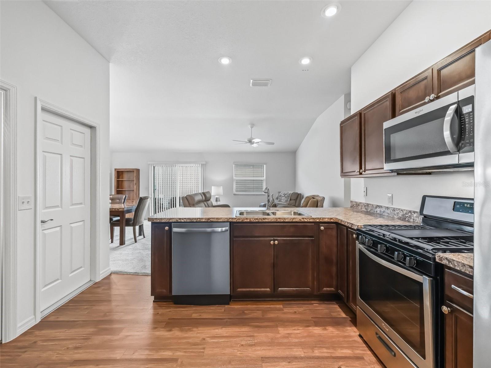 5719 SPARTINA TER, THE VILLAGES, FL — photo 16