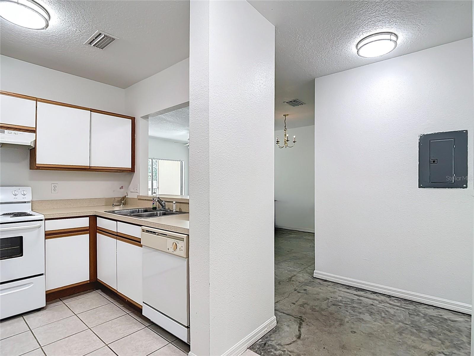 6446 CYPRESSDALE DR #202, RIVERVIEW, FL — photo 5