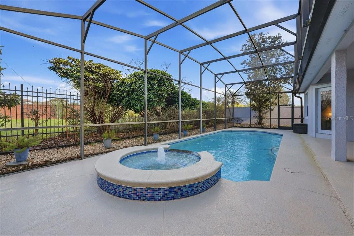 10926 WOODCHASE CIR, ORLANDO, FL — photo 2