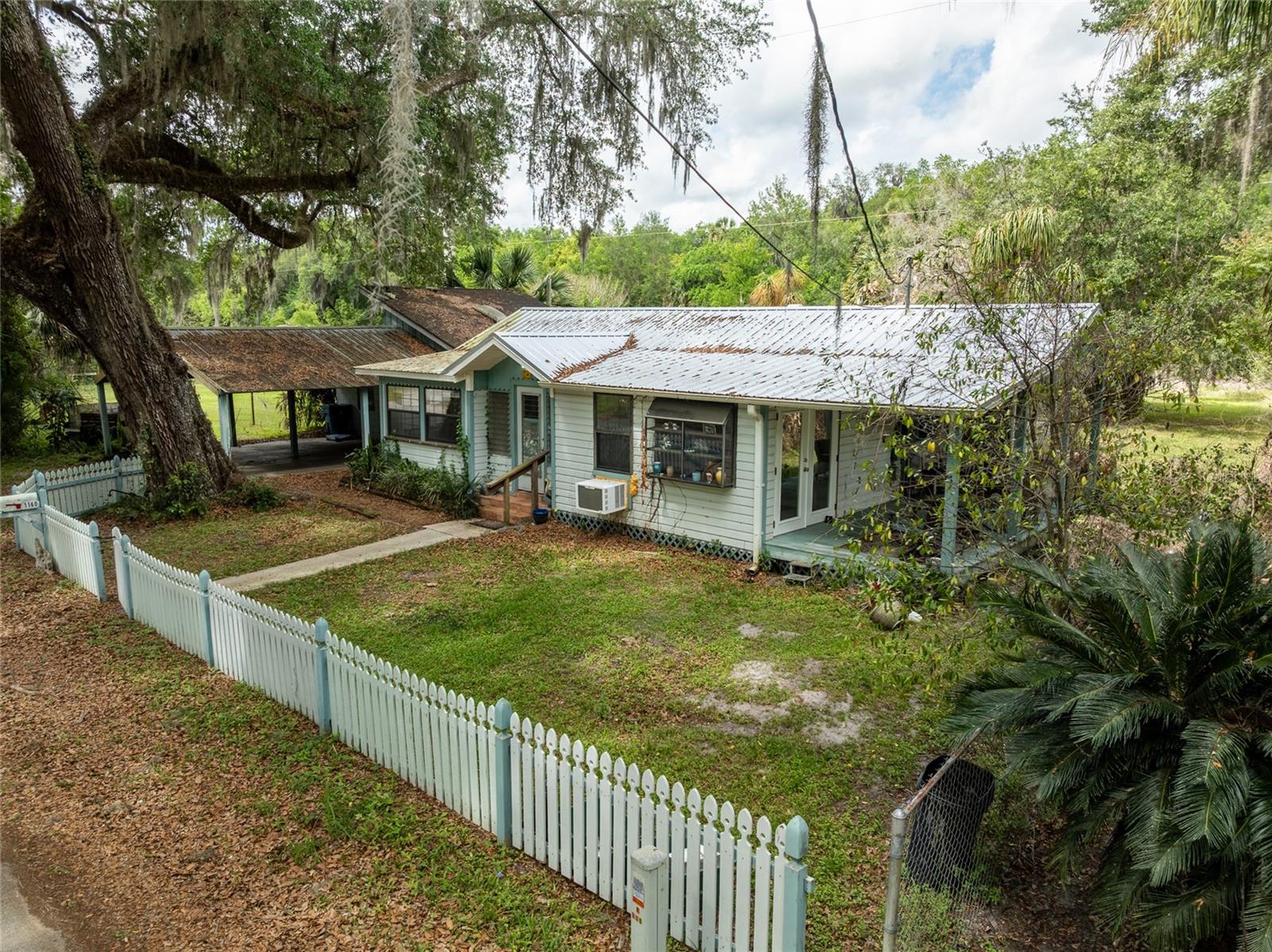 5560 PARK AVE, DE LEON SPRINGS, FL