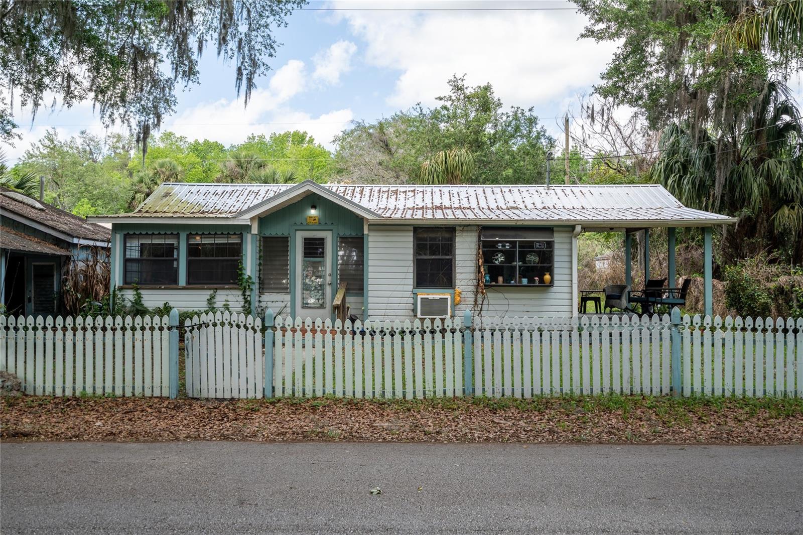 5560 PARK AVE, DE LEON SPRINGS, FL — photo 2