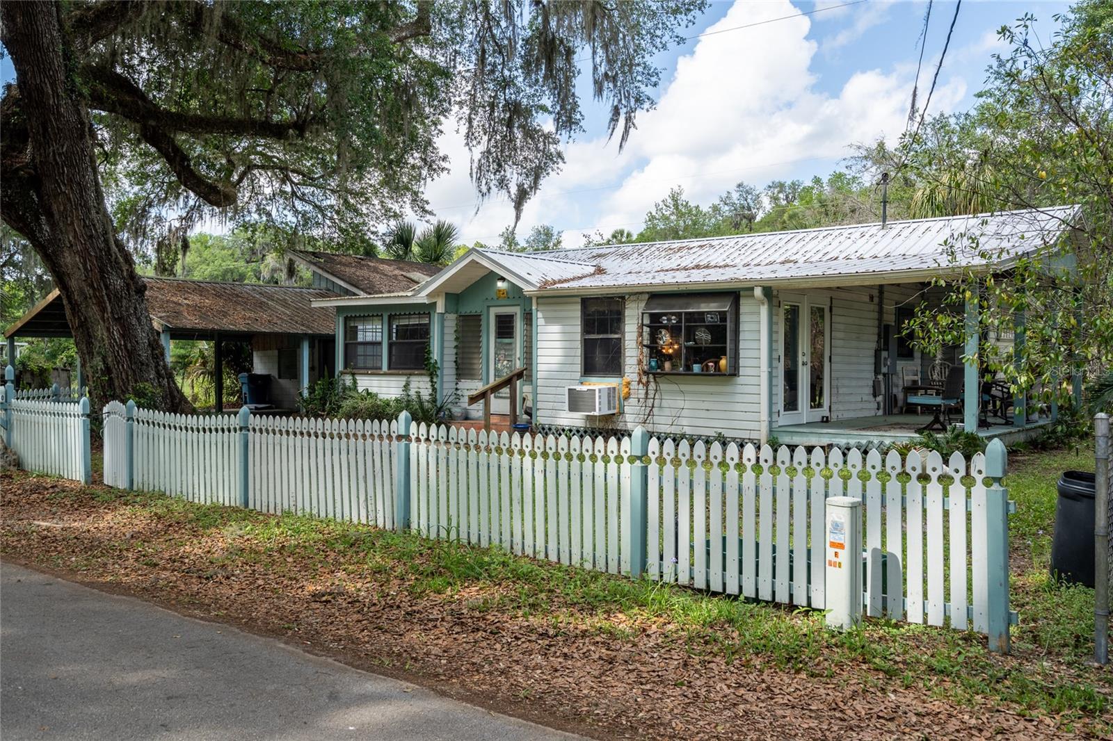 5560 PARK AVE, DE LEON SPRINGS, FL — photo 3