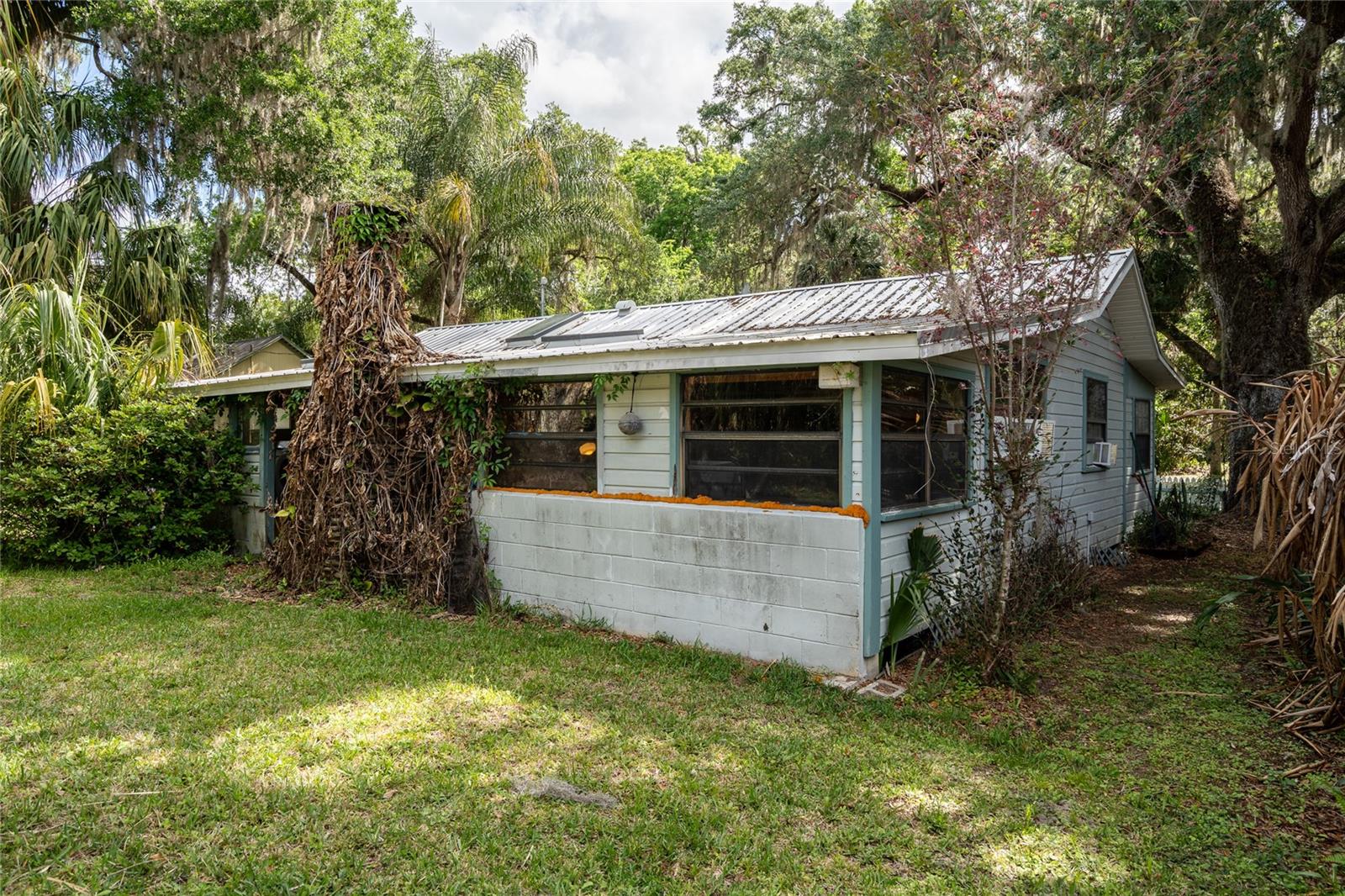 5560 PARK AVE, DE LEON SPRINGS, FL — photo 26