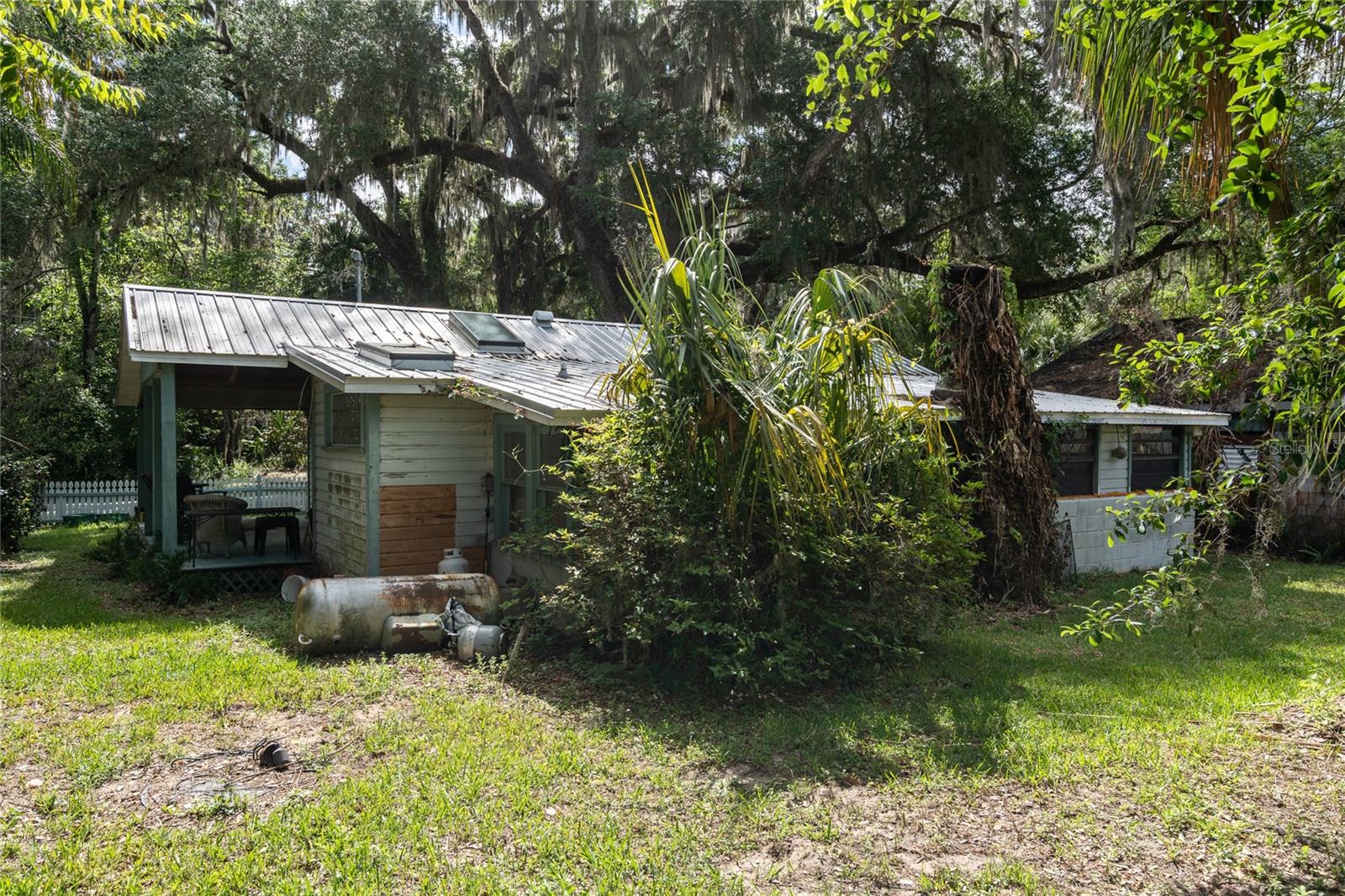 5560 PARK AVE, DE LEON SPRINGS, FL — photo 27