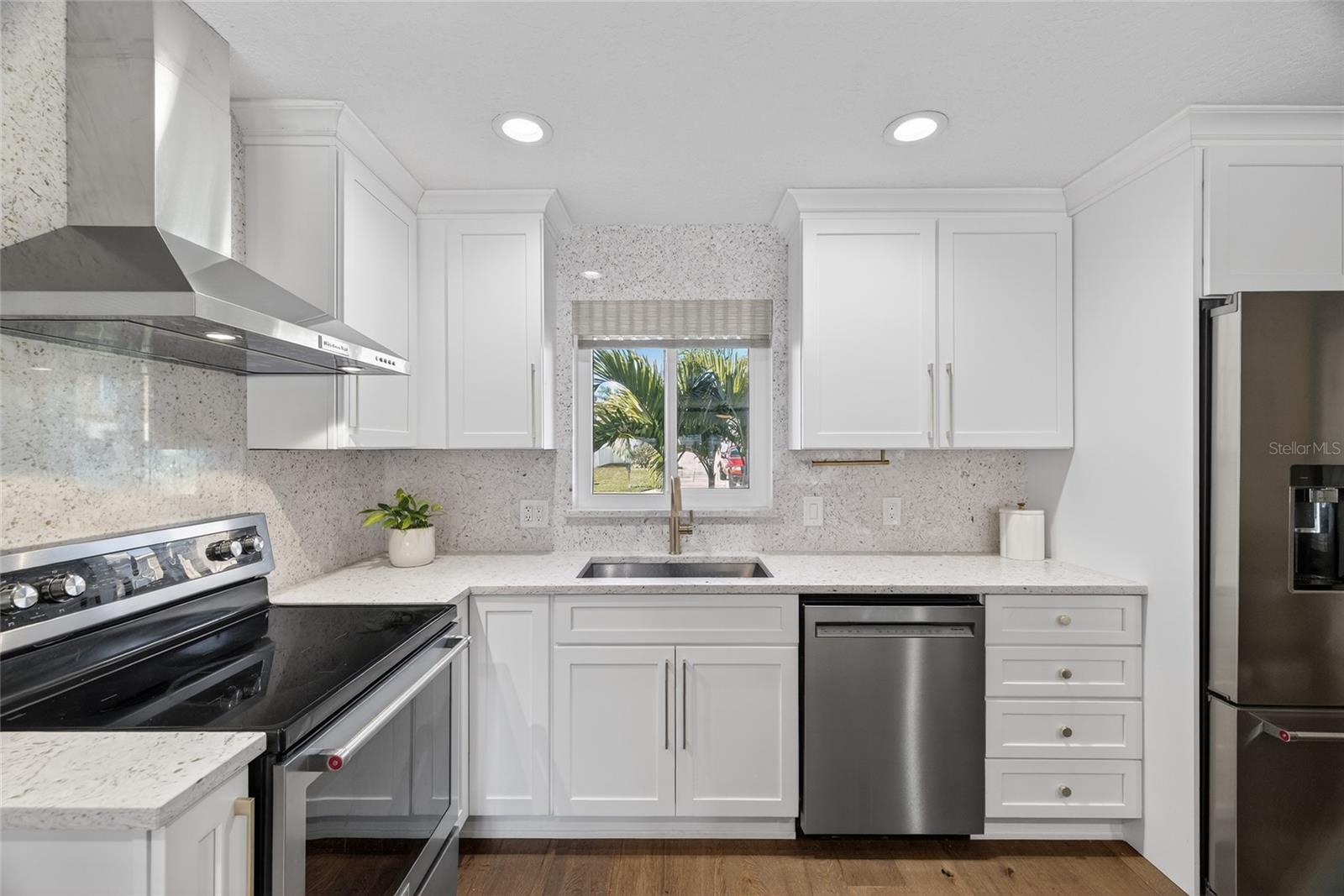 2171 LAGOON DR, DUNEDIN, FL — photo 9