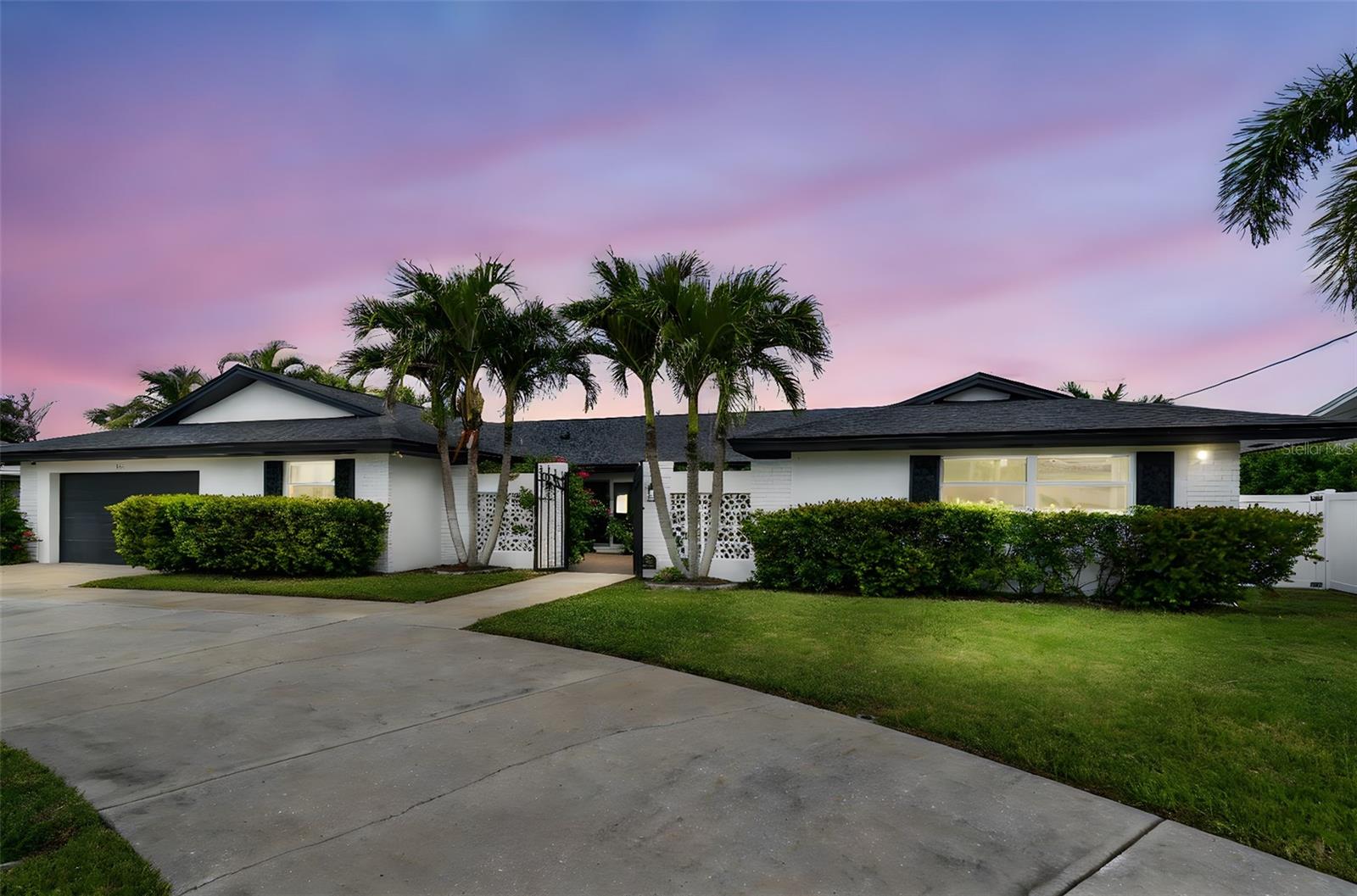 221 HOWARD DR, BELLEAIR BEACH, FL — photo 2