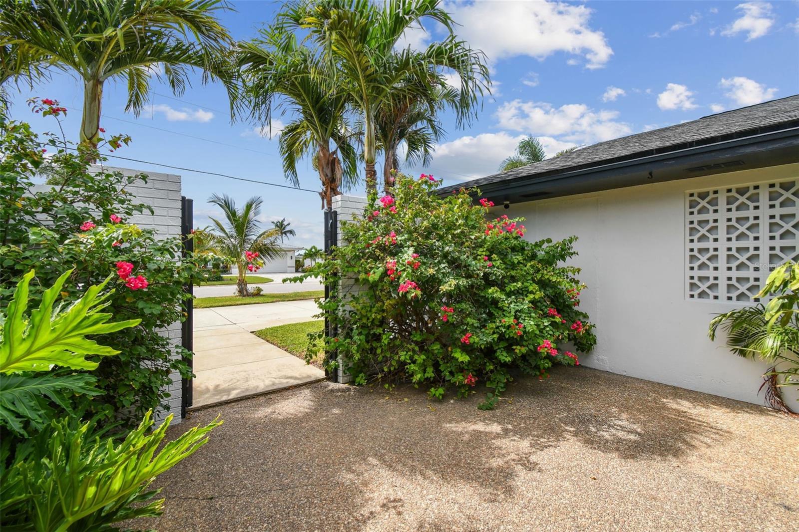 221 HOWARD DR, BELLEAIR BEACH, FL — photo 10