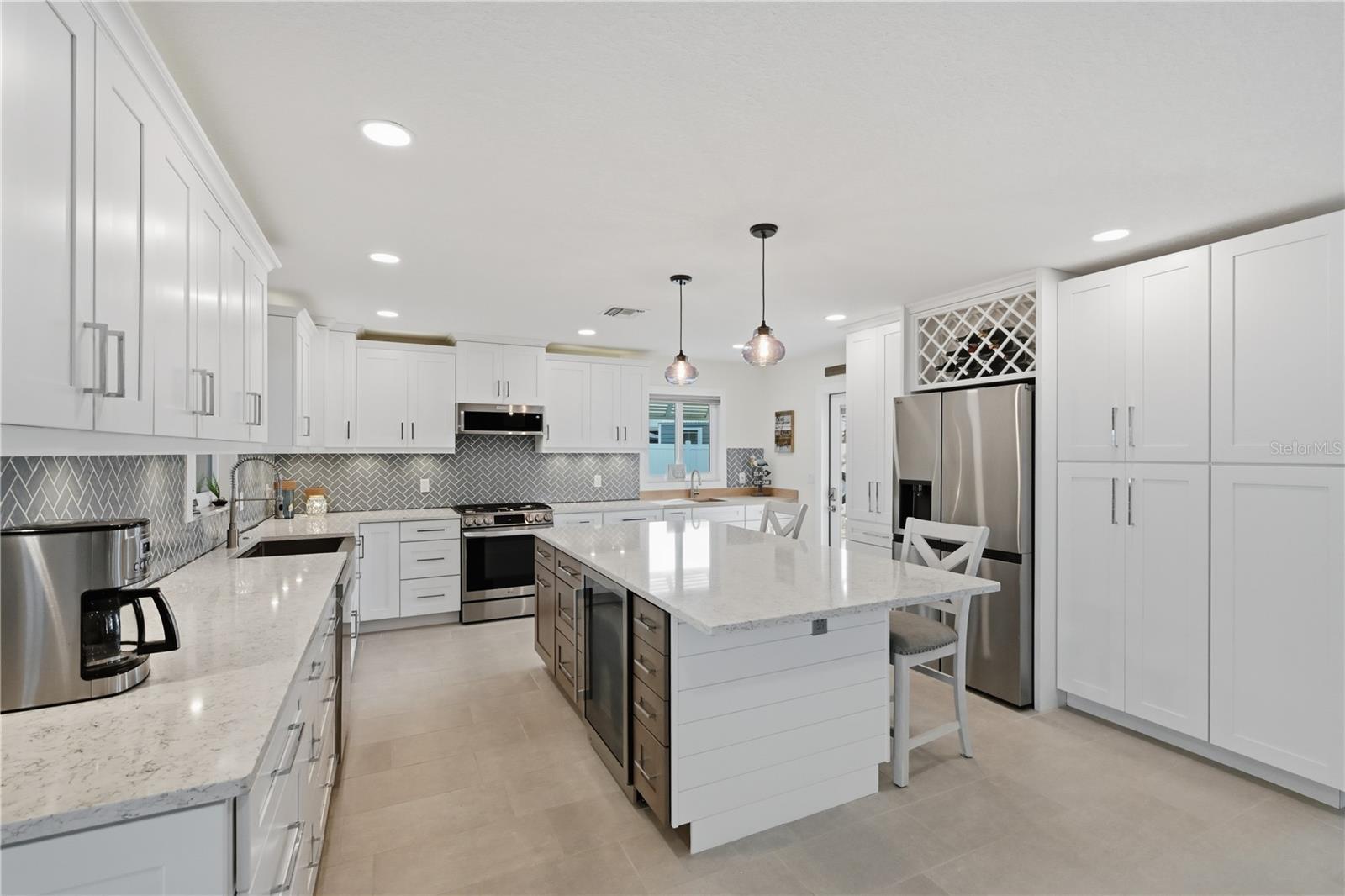 211 21ST ST NE, BRADENTON, FL — photo 9