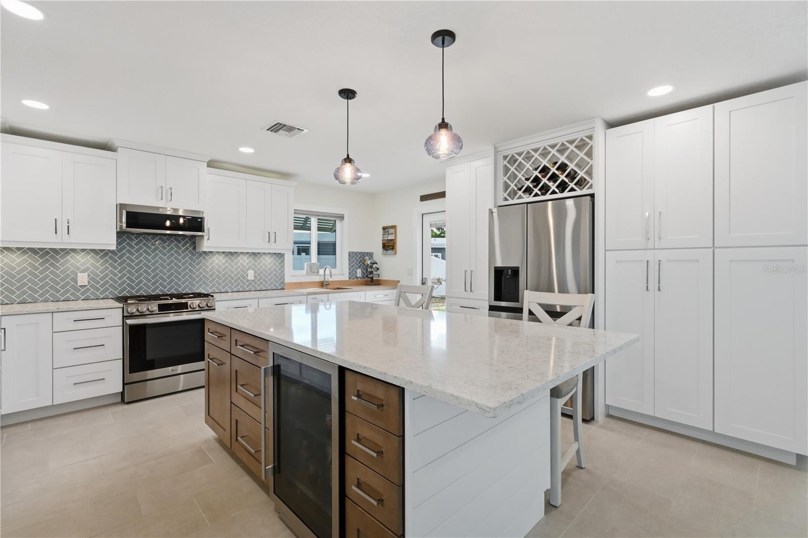 211 21ST ST NE, BRADENTON, FL — photo 10