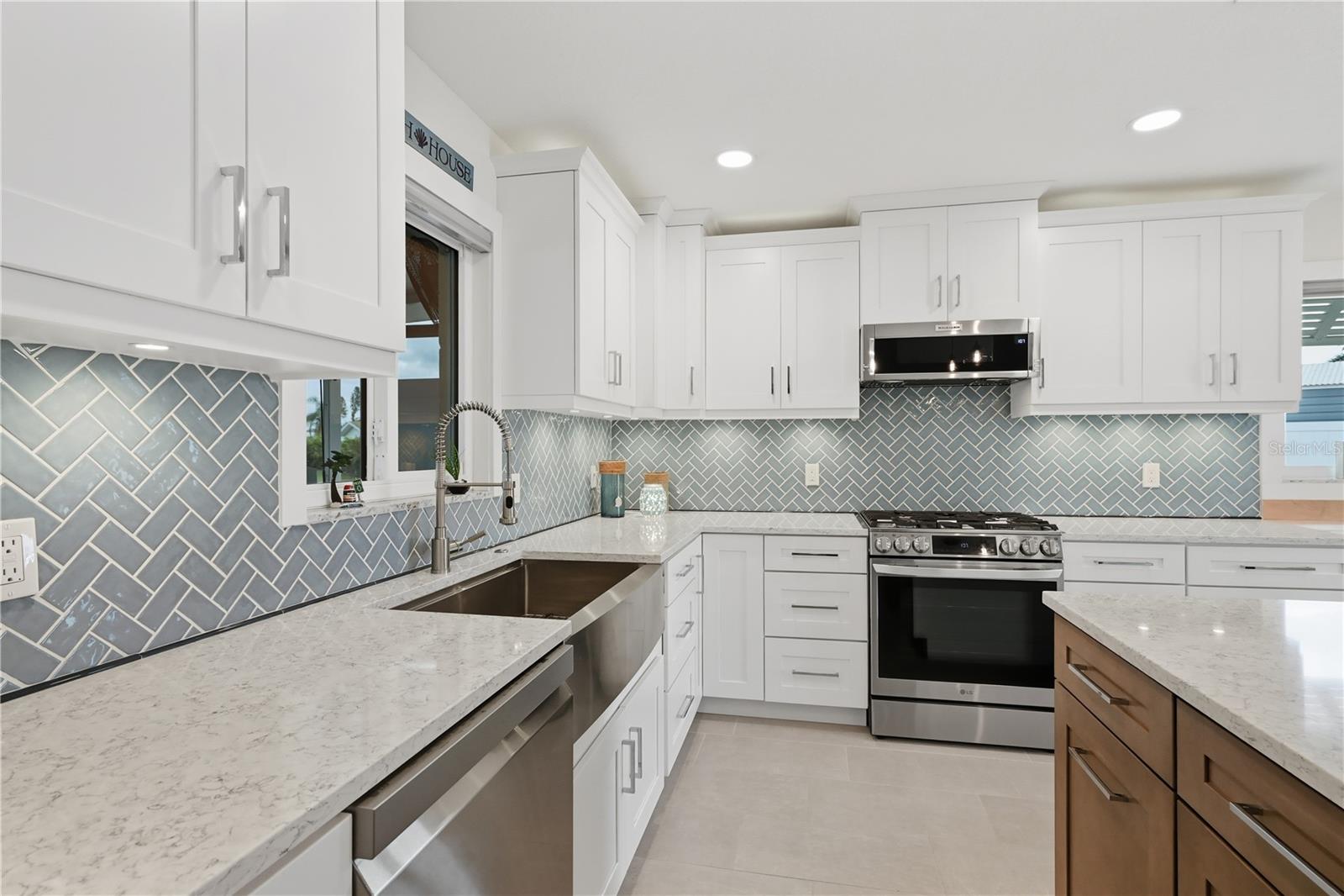 211 21ST ST NE, BRADENTON, FL — photo 11