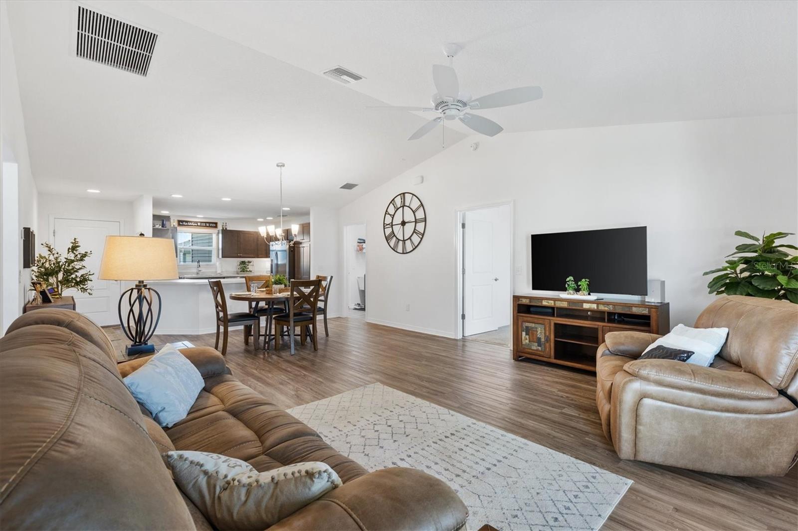 6767 MARY LOOP, THE VILLAGES, FL — photo 17