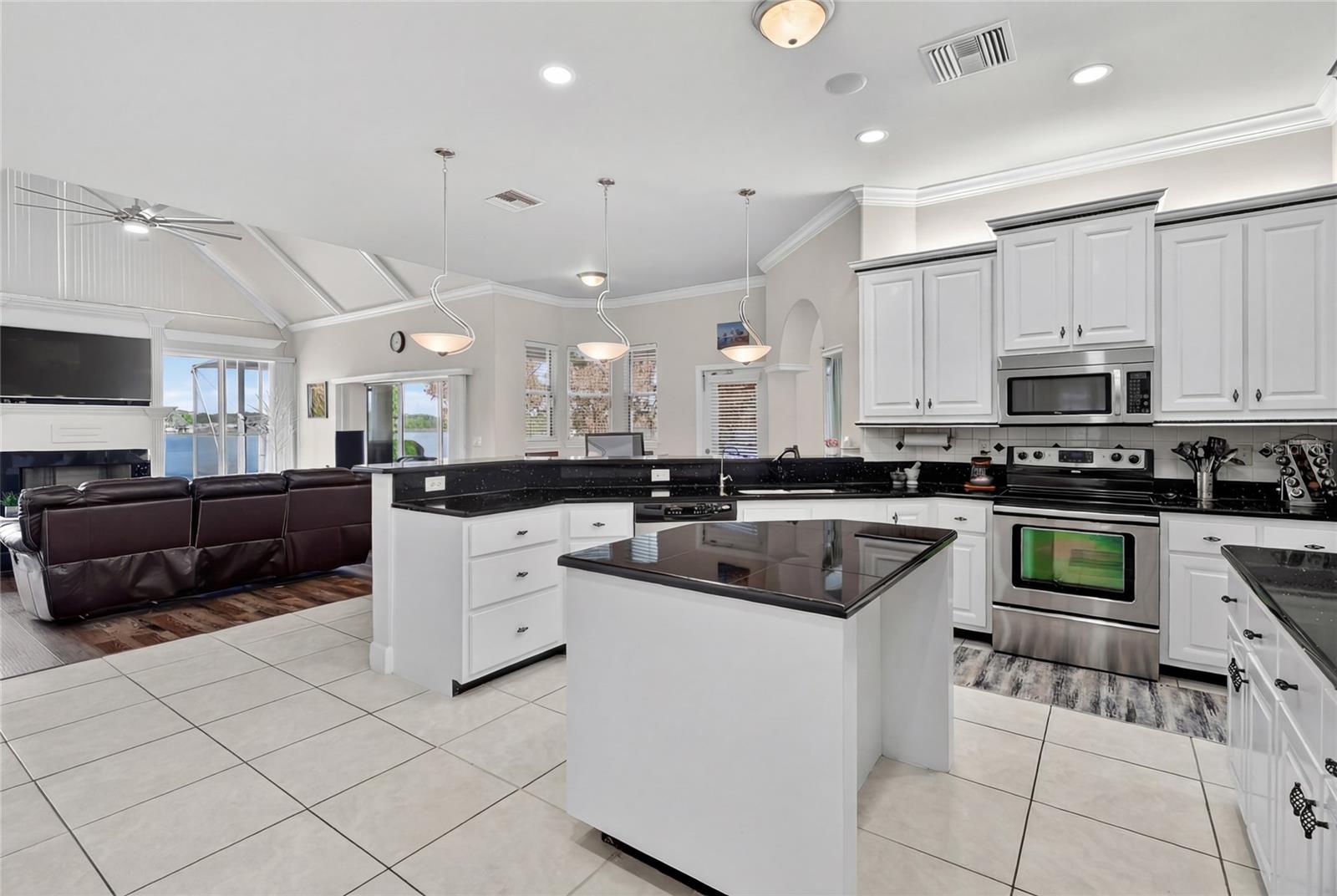 1028 S LAKE MARIAM DR, WINTER HAVEN, FL — photo 30