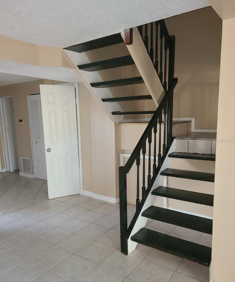 4910 SILVER OAKS VLG #B, ORLANDO, FL — photo 4