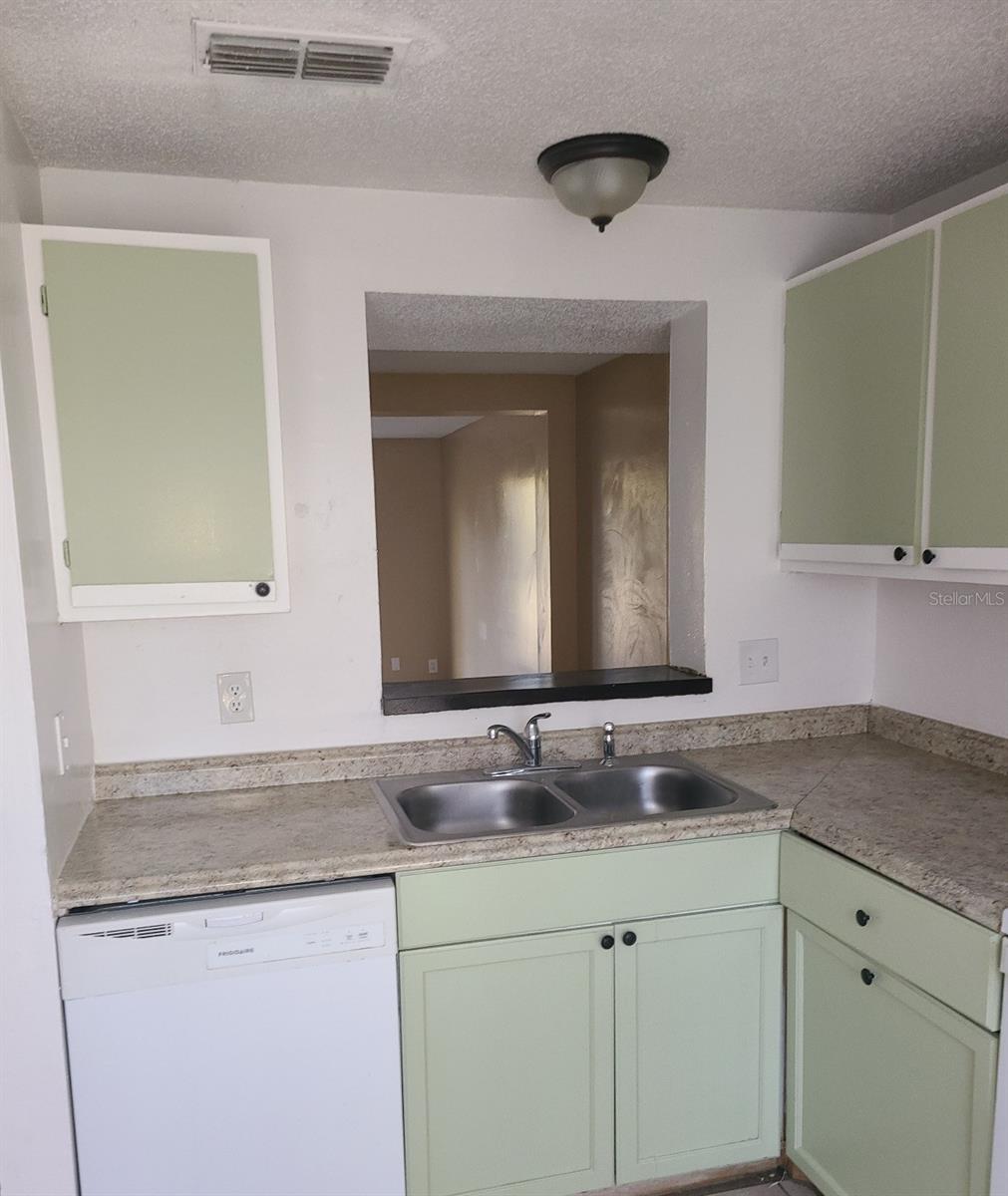 4910 SILVER OAKS VLG #B, ORLANDO, FL — photo 6