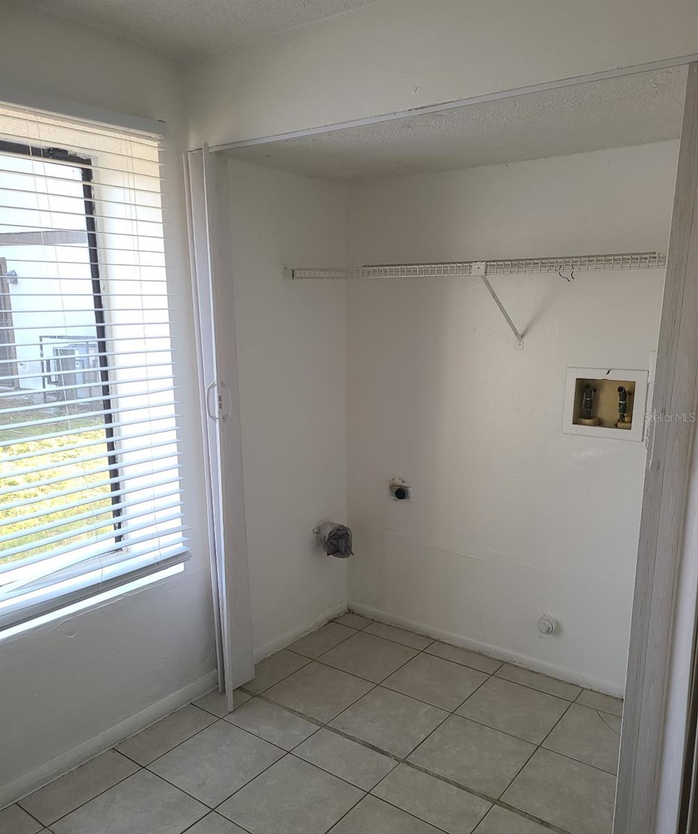 4910 SILVER OAKS VLG #B, ORLANDO, FL — photo 7