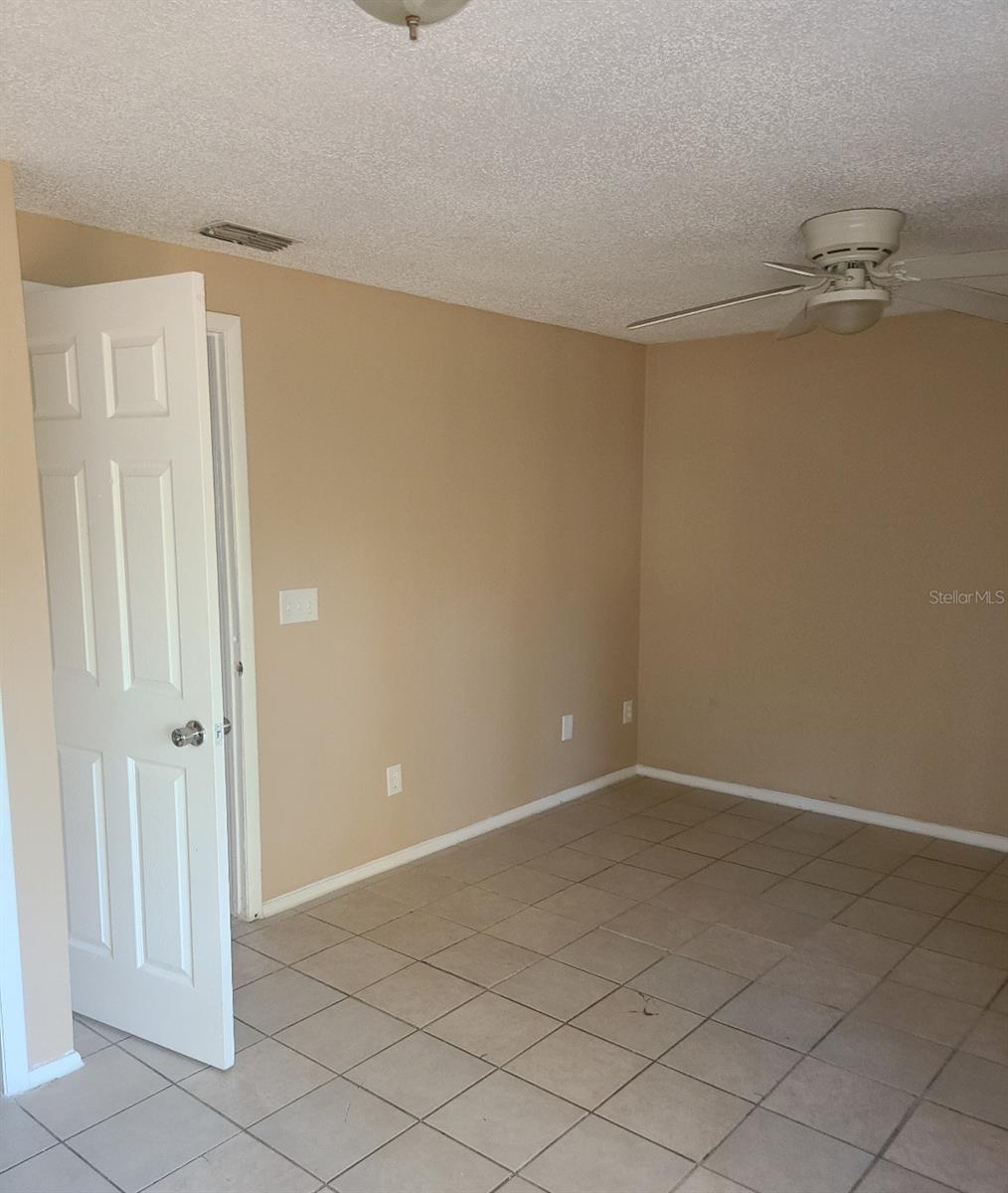 4910 SILVER OAKS VLG #B, ORLANDO, FL — photo 11