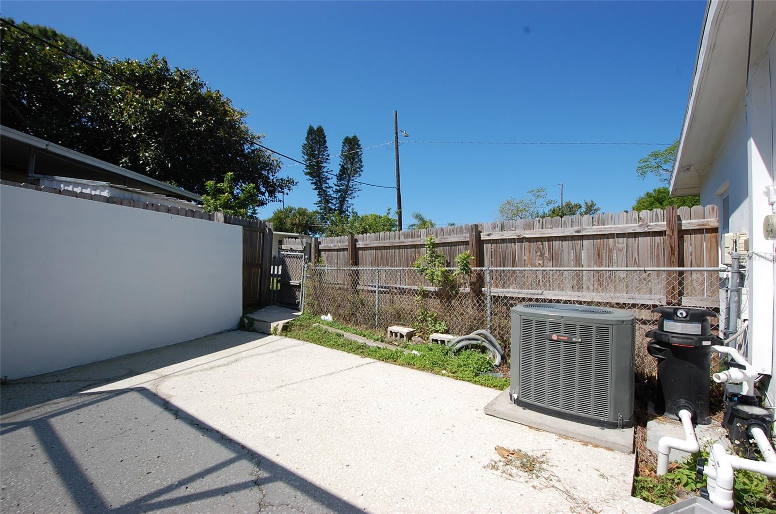 1201 S BETTY LN, CLEARWATER, FL — photo 15