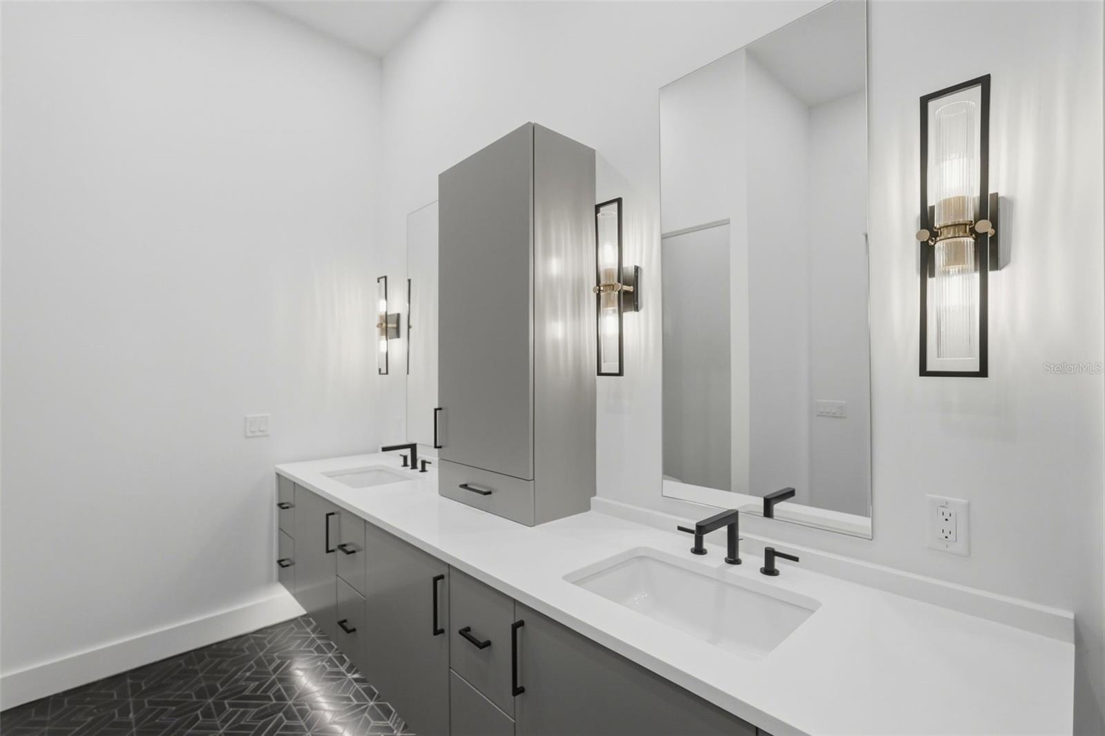 321 2ND ST N, ST PETERSBURG, FL — photo 25