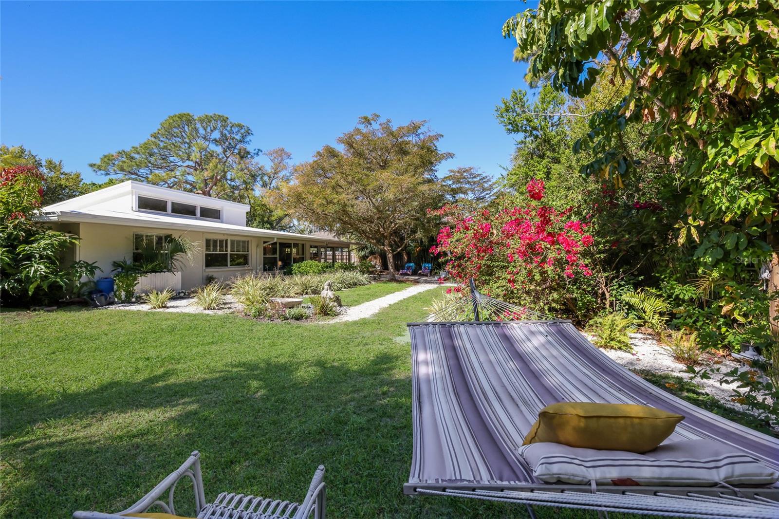 455 S SHORE DR, SARASOTA, FL — photo 38