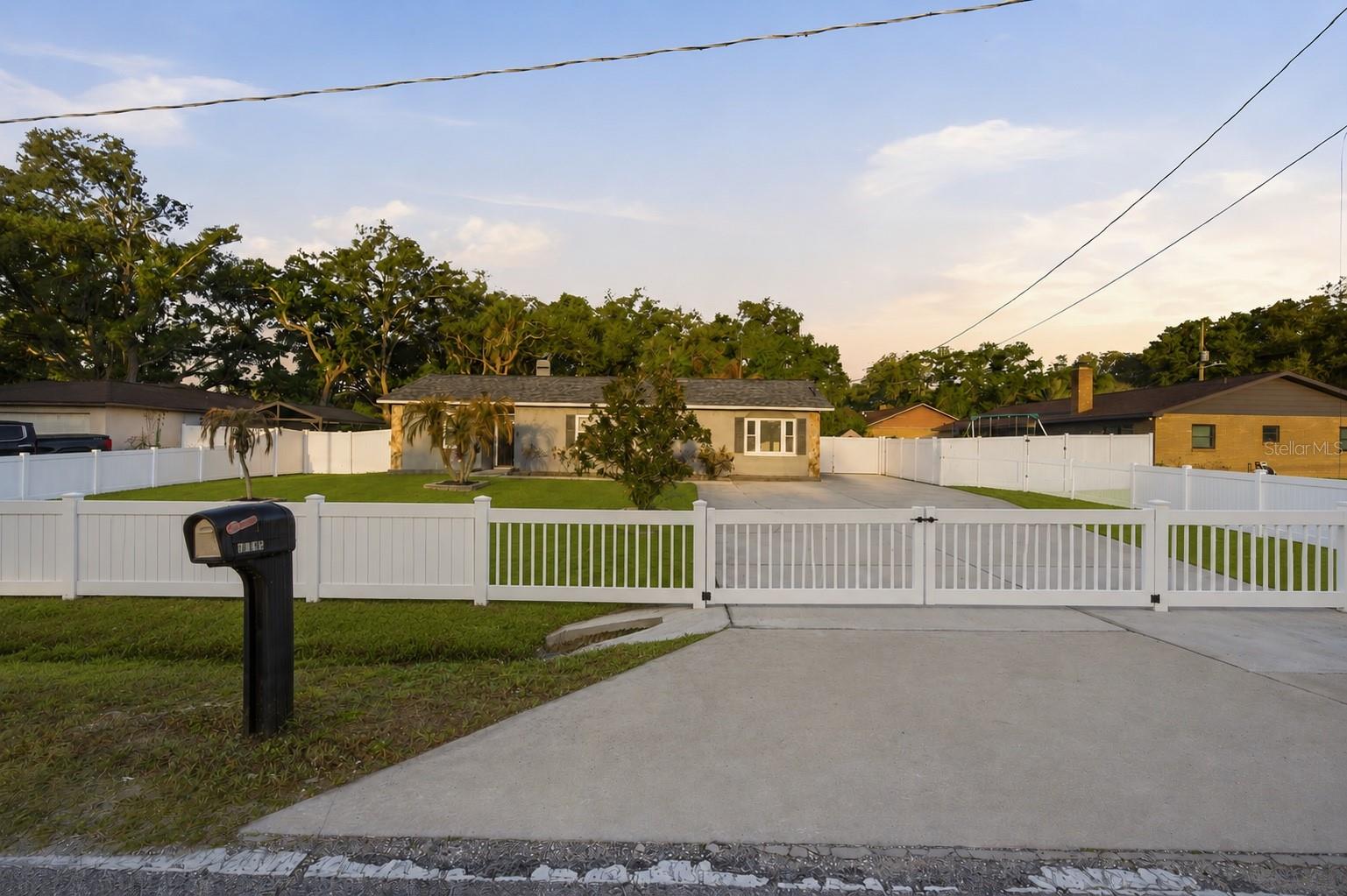 7403 PROVIDENCE RD, RIVERVIEW, FL — photo 3