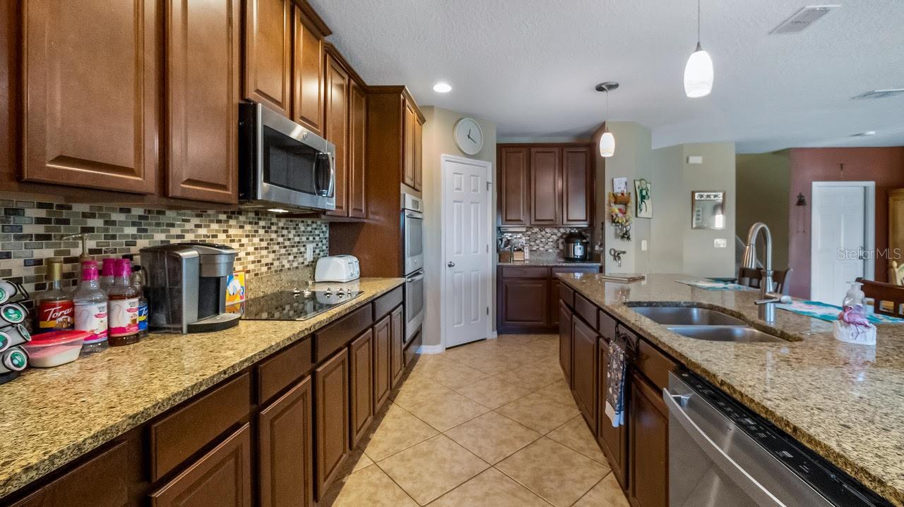 219 BELLA WAY, GROVELAND, FL — photo 21