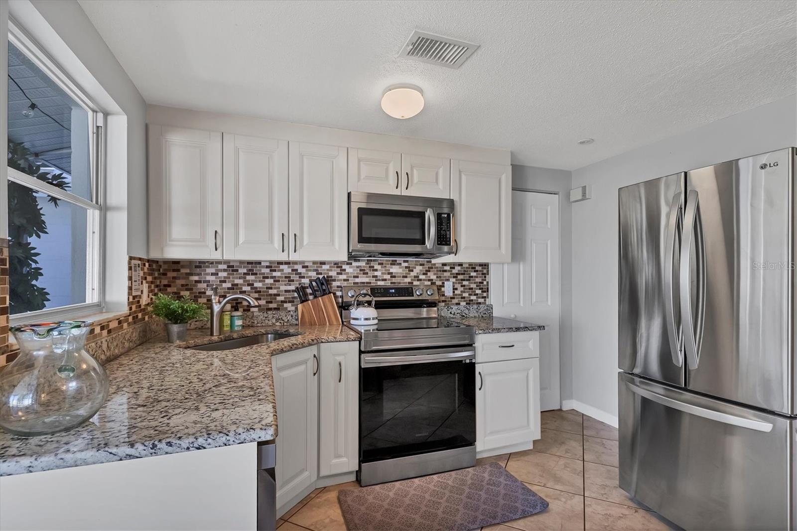 2323 DOUD ST, SARASOTA, FL — photo 14