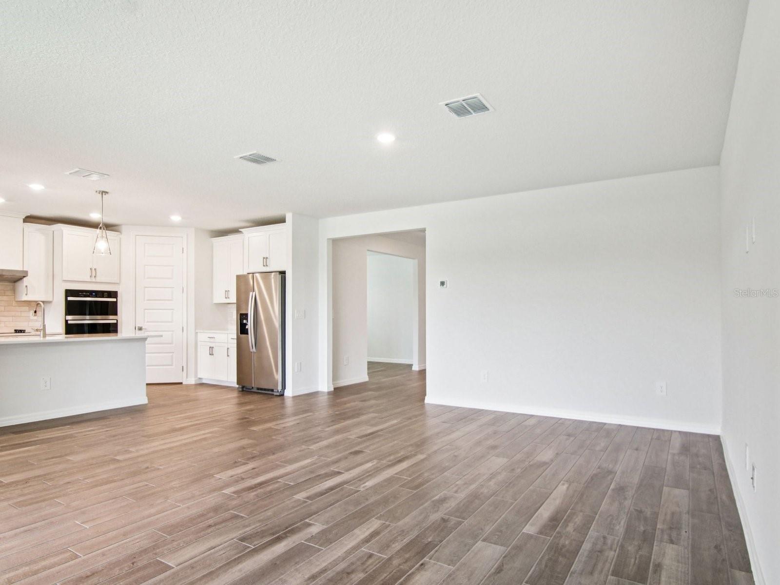 36712 MELSTONE WAY, ZEPHYRHILLS, FL — photo 3