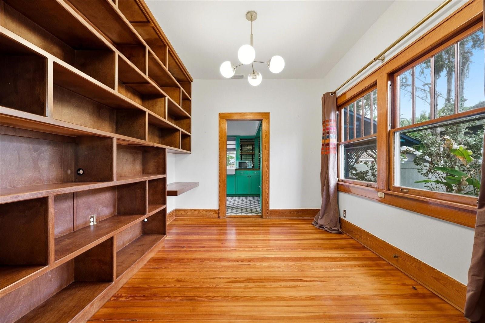 1024 23RD AVE N, ST PETERSBURG, FL — photo 13