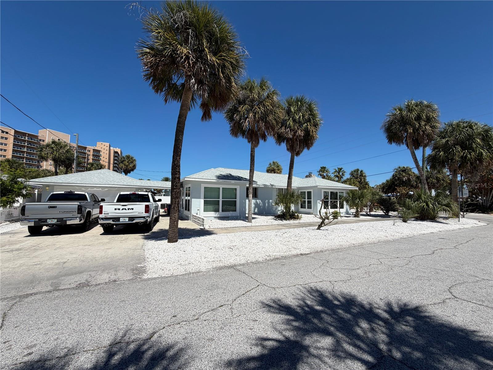 850 MANDALAY AVE, CLEARWATER BEACH, FL