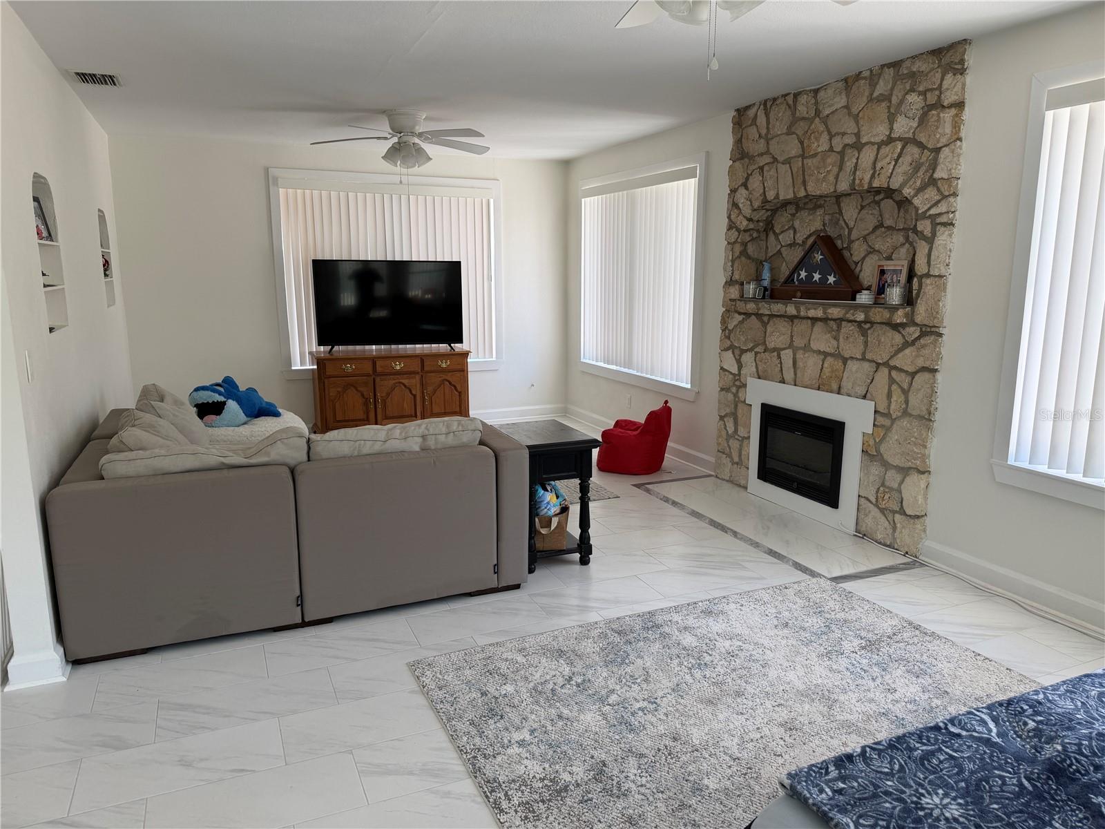 850 MANDALAY AVE, CLEARWATER BEACH, FL — photo 6