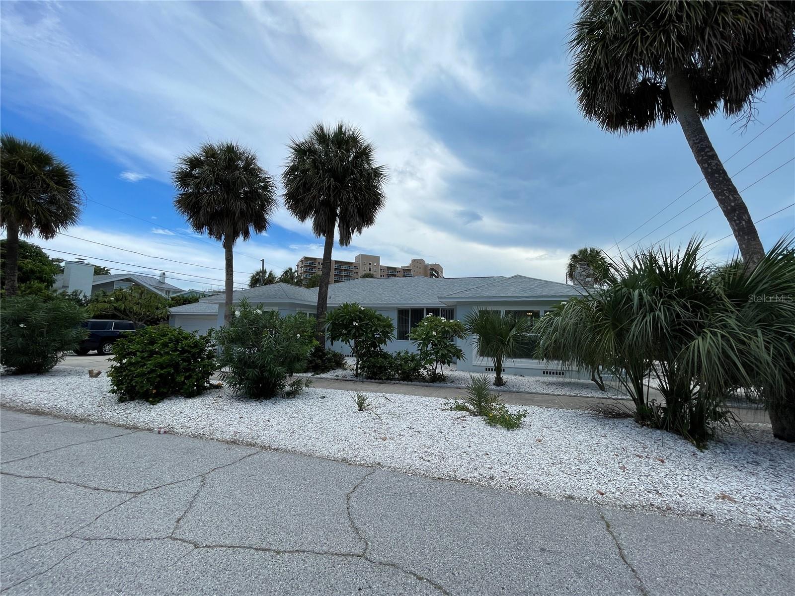 850 MANDALAY AVE, CLEARWATER BEACH, FL — photo 27