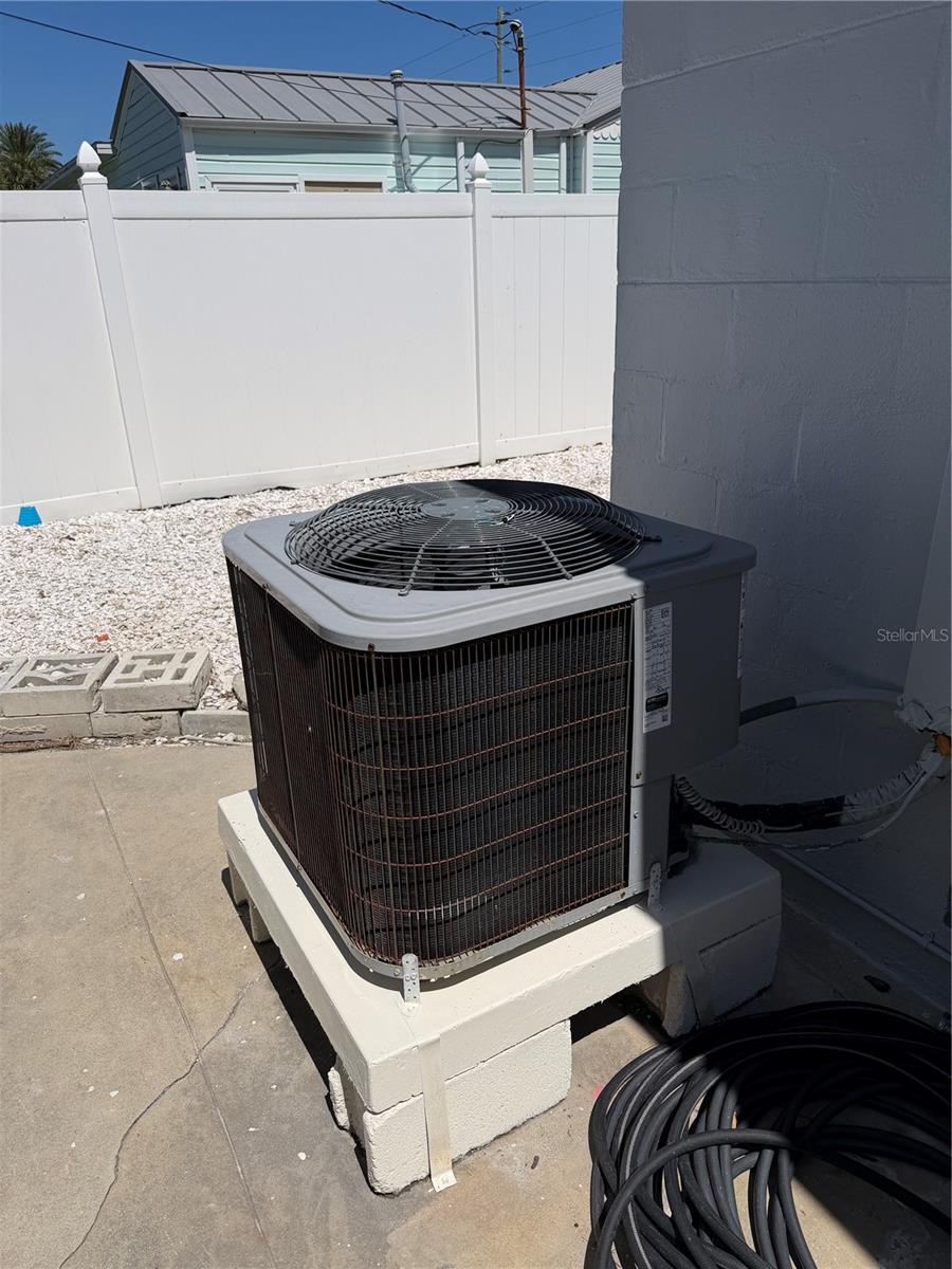 850 MANDALAY AVE, CLEARWATER BEACH, FL — photo 35
