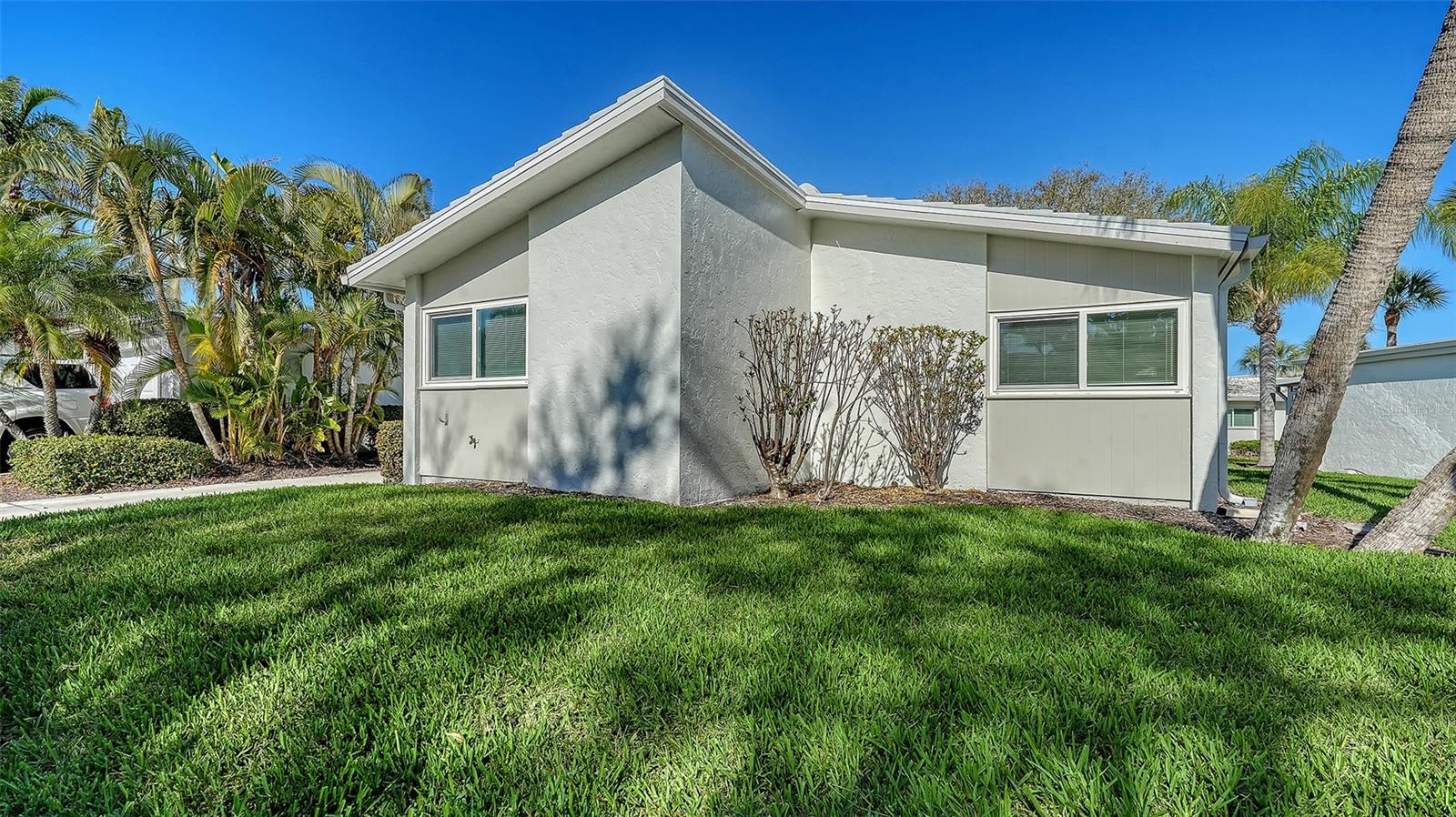 131 WHISPERING SANDS CIR #V33, SARASOTA, FL — photo 4