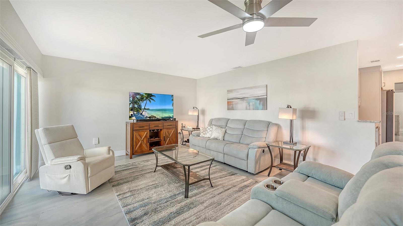 131 WHISPERING SANDS CIR #V33, SARASOTA, FL — photo 10